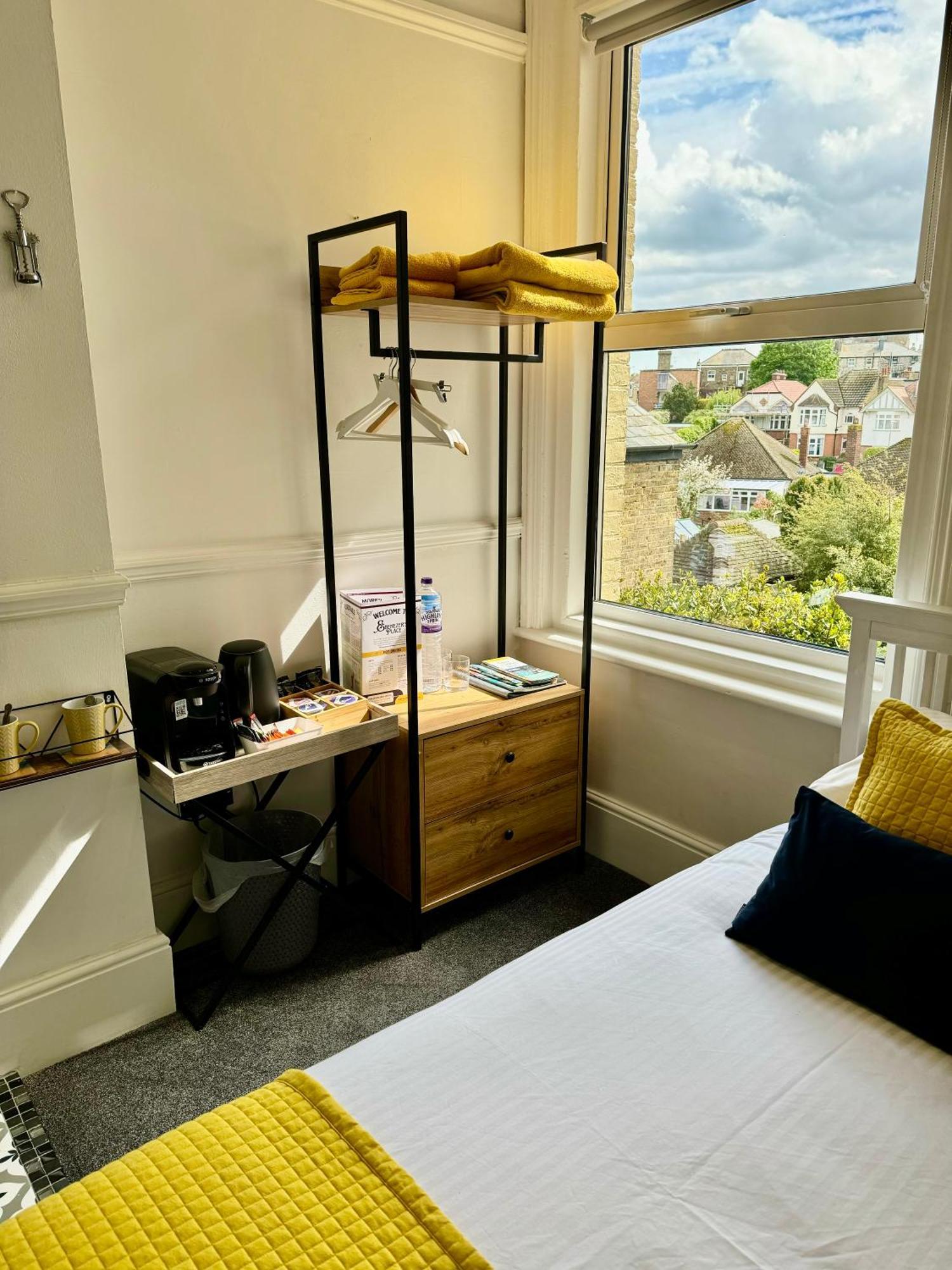 Pierremont En-Suite Rooms برودستيرز المظهر الخارجي الصورة
