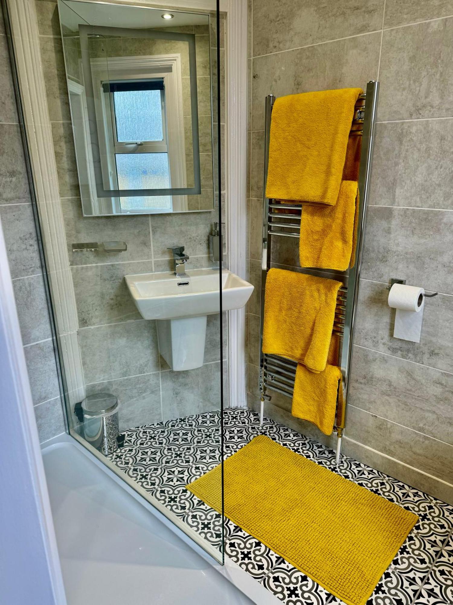 Pierremont En-Suite Rooms برودستيرز المظهر الخارجي الصورة